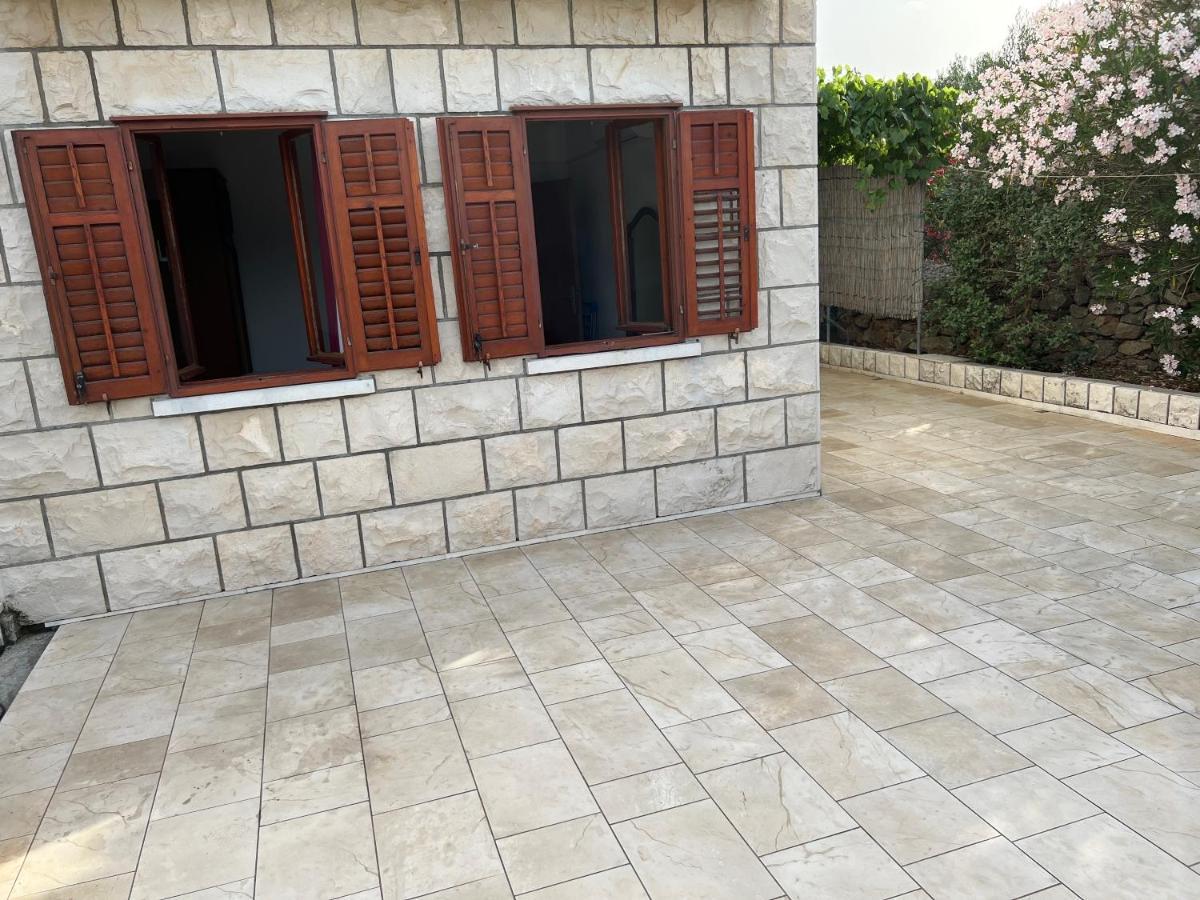 Apartmani Tonko Racisce Exterior photo